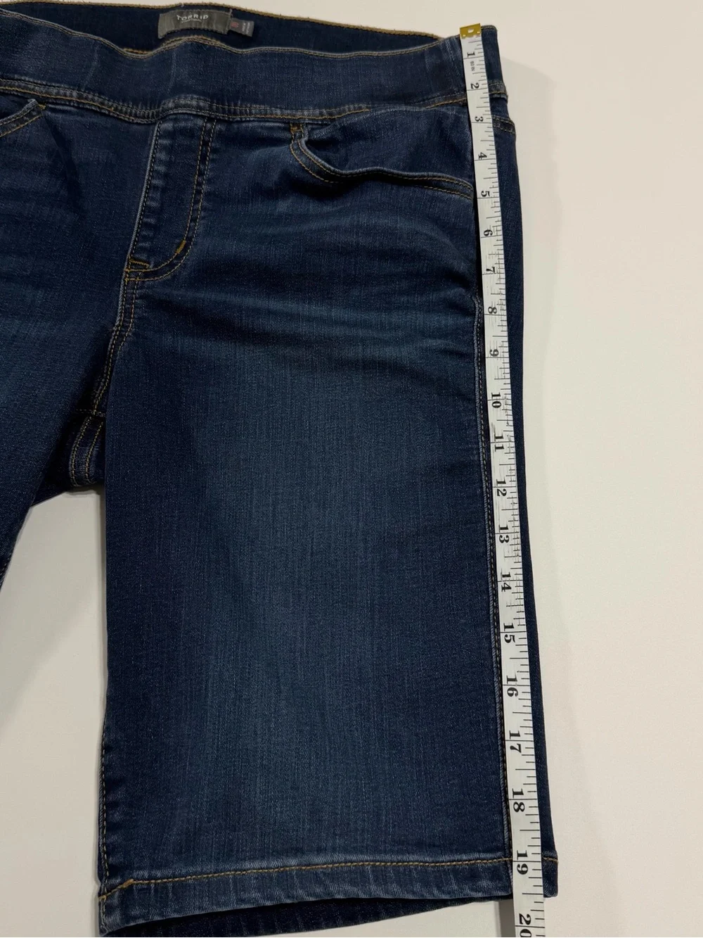 Torrid Lean Jean Super Soft Bermuda Denim Shorts Size 00 High Rise Pull On